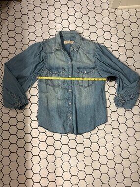Free People We The Free With Love Denim Top Chambray Snap Front Small
